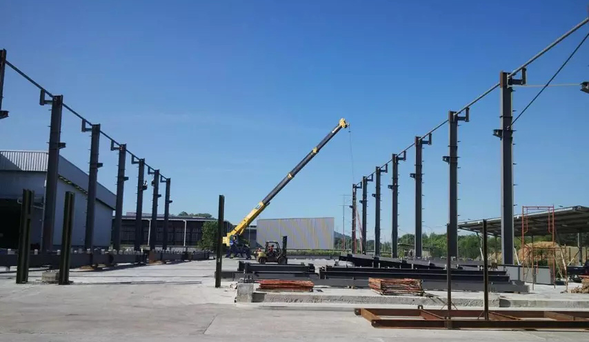 Prefabricated-Steel-Warehouse-Construction-Column-.webp