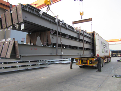 Steel structure packaging and loading